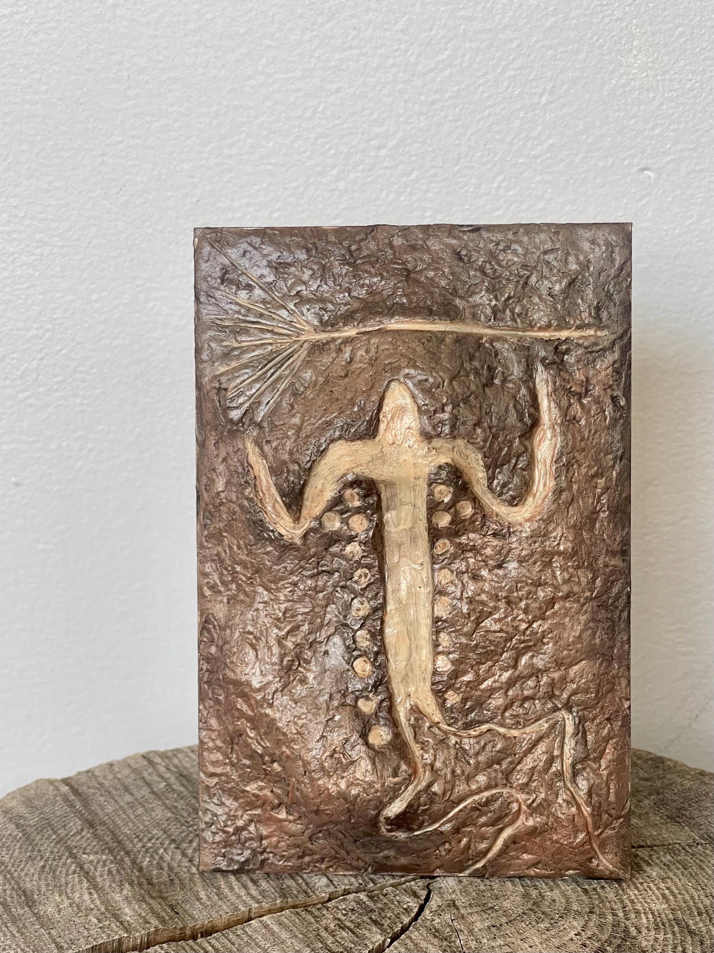 Murujuga Petroglyph Clay Wall Art: Hand-Sculpted Australian Aboriginal Design