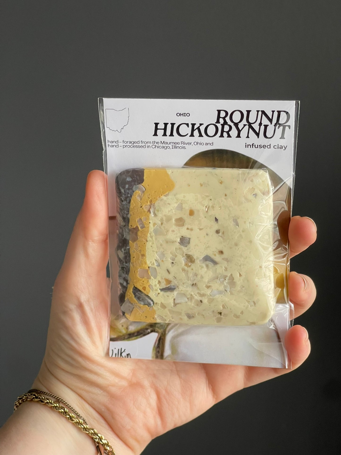 round hickorynut infused clay