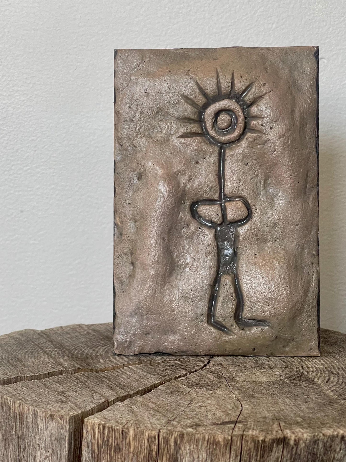 Sun-Headed (Canada) petroglyph— Hand-Sculpted 4×6 Clay Wall Art
