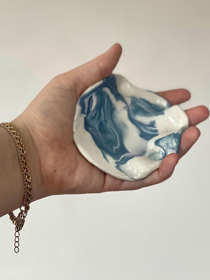 Palm Palette - Hand-Sculpted Artist Palette - Unique Left-Hand Design with Finger-Well Paint Layout