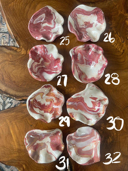 Palm Palette - Hand-Sculpted Artist Palette - Unique Left-Hand Design with Finger-Well Paint Layout